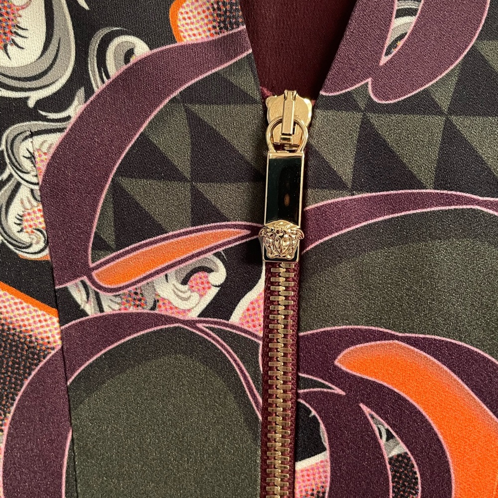 VERSACE Dress. Beautiful colors. Size 6 - Picture 3 of 9